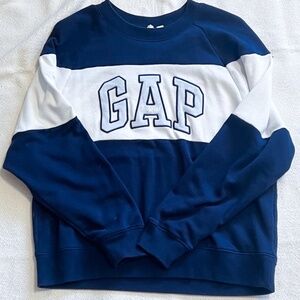 GAP Sweatshirt